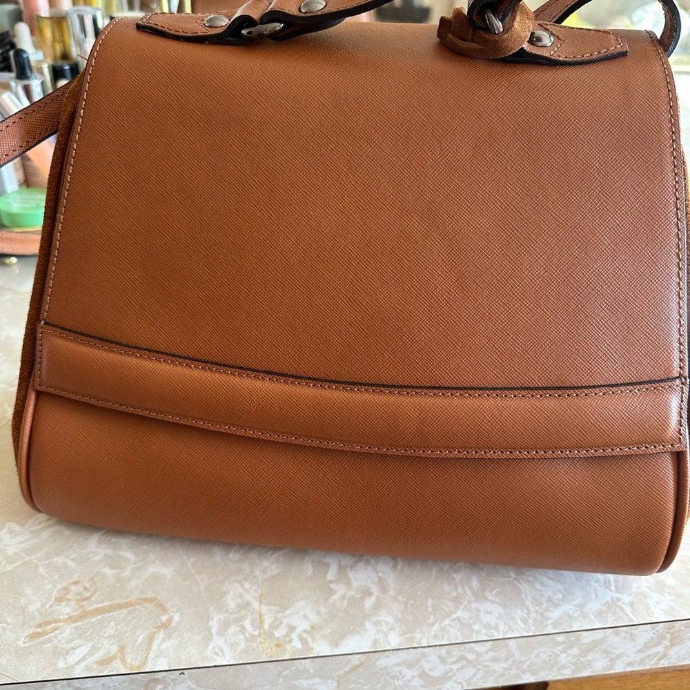 Chic Tan Leather Satchel W11 H10 D6